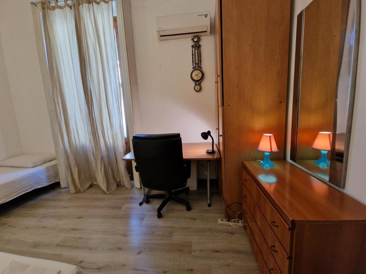 Private Room In A Quiet Apartment In The City Center Μιλάνο Εξωτερικό φωτογραφία