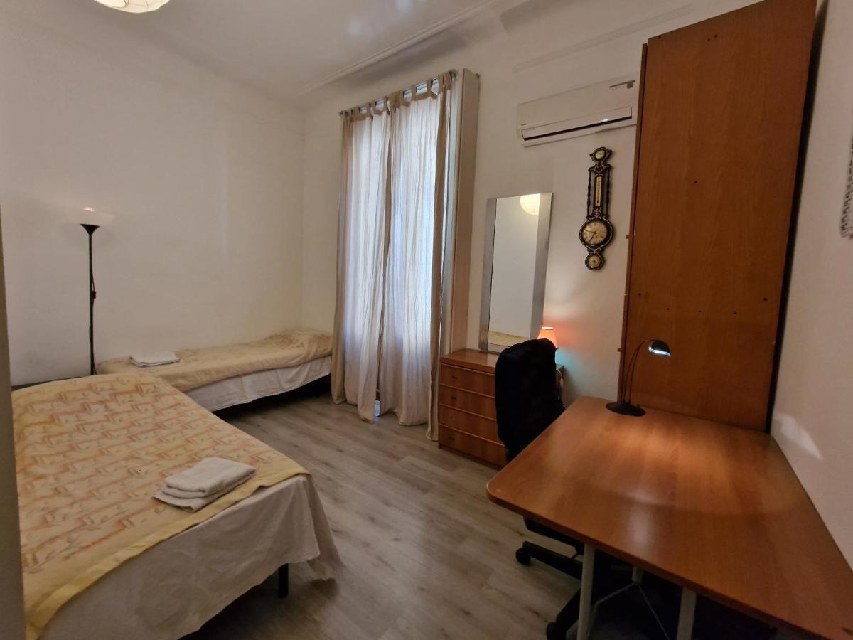 Private Room In A Quiet Apartment In The City Center Μιλάνο Εξωτερικό φωτογραφία